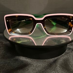 Missoni Pink and Green Women’s Sunglasses. EUC…. No scratches! Full Inclusion.